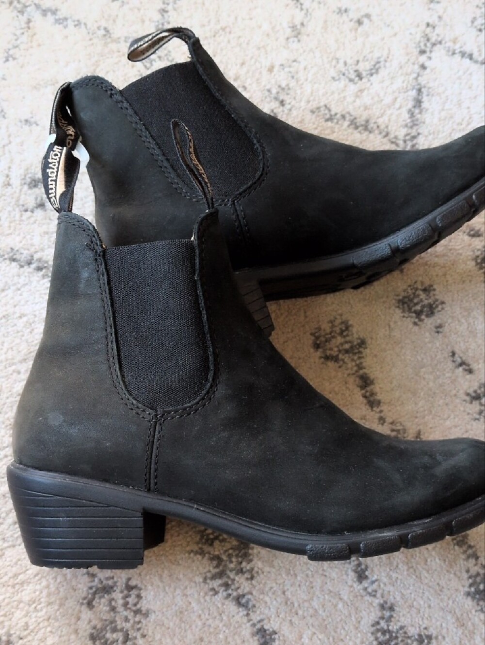 Blundstone Black Suede Chelsea Ankle Boots - Picture 3 of 8